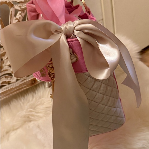 Exclusive Juicy Couture Tale Tote Pink and Cream with Embellishments 🩷 - Picture 4 of 11